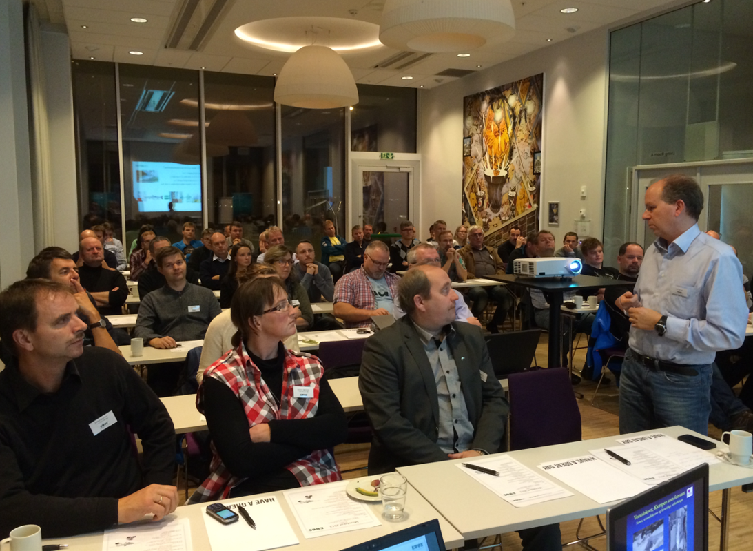 En yngre versjon av primus motor for Microteket, Tor Egil Skår, i sving på en tidligere versjon av arrangementet.