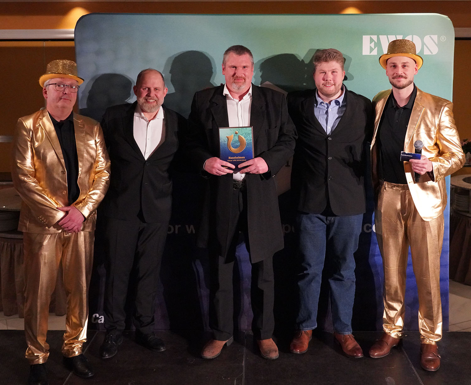 VINNER kategori Ørret satt ut vår 24: Lokalitet Haneholmen, Nordfjord Laks. På bildet: driftsoperatør Steffen Skoglund Bø og lokalitetsleder Vidar Hetle